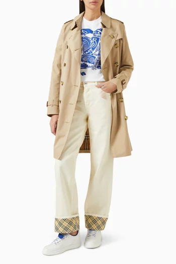 تي شيرت بطبعة مستوحاة من عالم الفروسية قطن