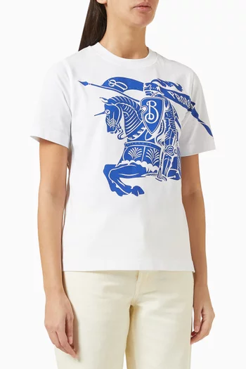 تي شيرت بطبعة مستوحاة من عالم الفروسية قطن