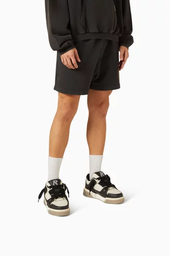 سنيكرز ستوديو جلد