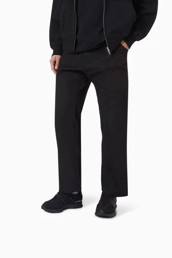 سنيكرز 327 بشعار الماركة