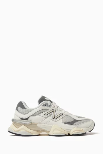 9060 Sneakers in Suede & Mesh