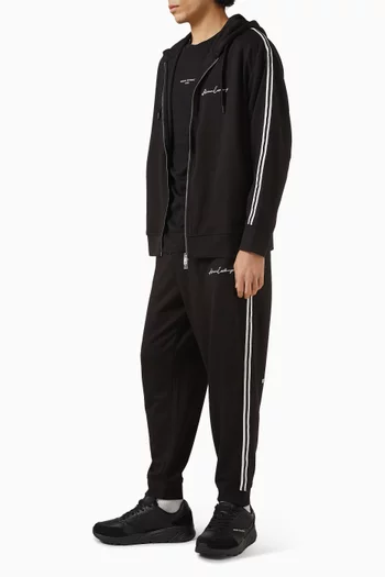 بنطال رياضي بشعار الماركة