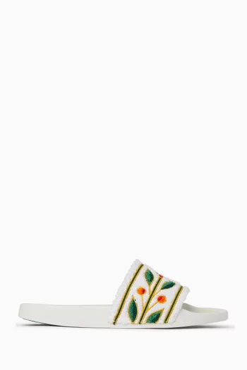 حذاء مفتوح مزين بأوراق الغار مطاط