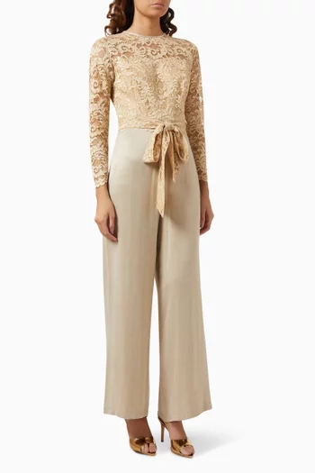 جمبسوت بقصة ساق واسعة كوبرا ودانتيل