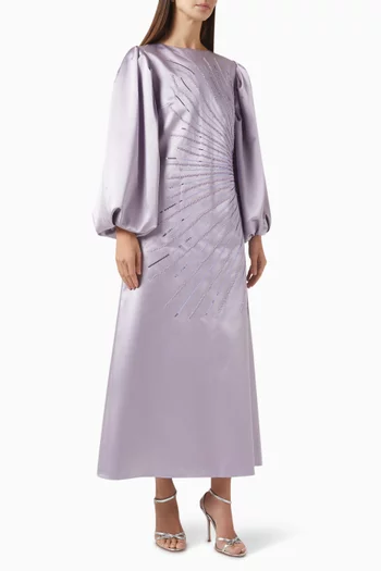 فستان طويل مطرز بالخرز