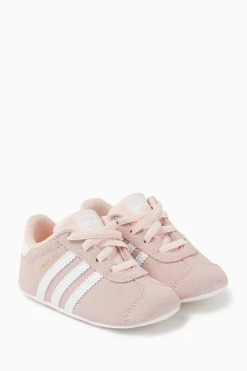 Gazelle Shoes in Suede