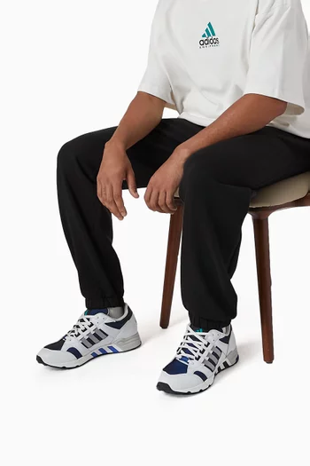 سنيكرز إكويبمنت كوشن 93