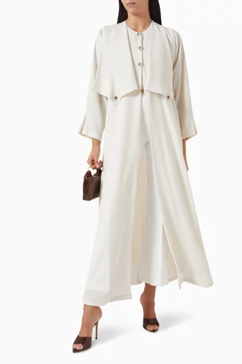 عباية بفتحة رقبة مستديرة وجزء قلاب بنمط جاكيت جورجيت