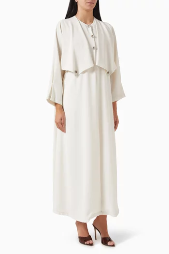 عباية بفتحة رقبة مستديرة وجزء قلاب بنمط جاكيت جورجيت