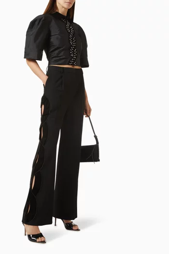 بلوزة كاسي قصيرة مطرزة تفتا