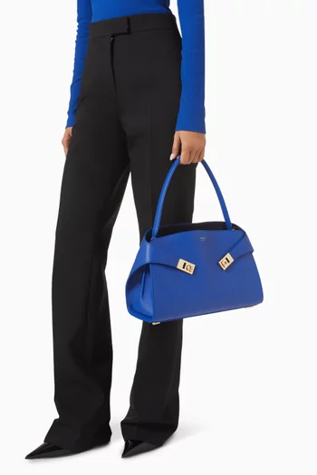 The Hug Shoulder Bag in Leather