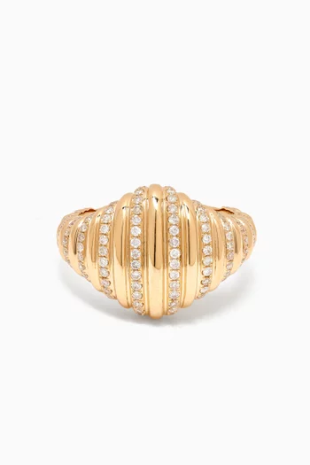 Oval Berlingot Diamond Singet Ring in 9kt Yellow gold