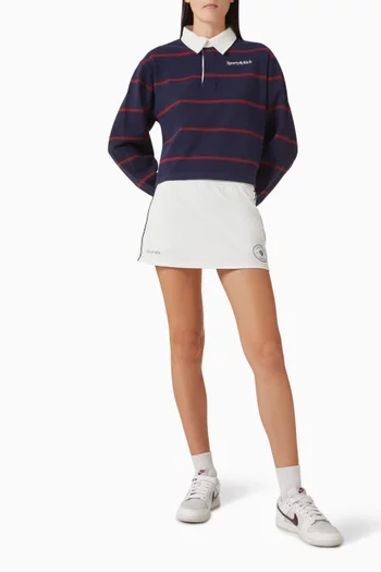 تي شيرت بولو رغبي مطرز بشعار الماركة بخط سيريف قطن