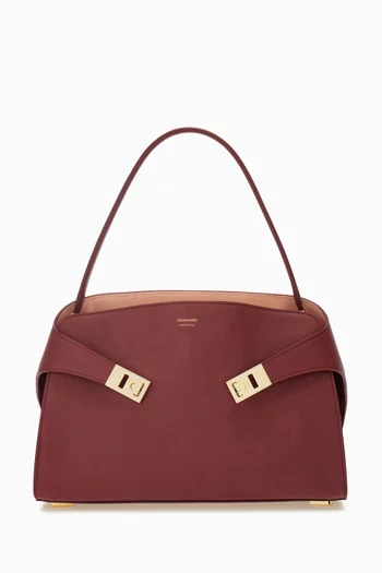 The Hug Shoulder Bag in Leather