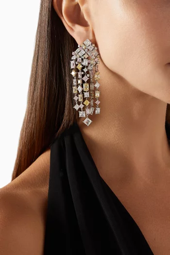 أقراط كاندي كاسكيد مرصعة بالماس مطلية ذهب أبيض عيار 18