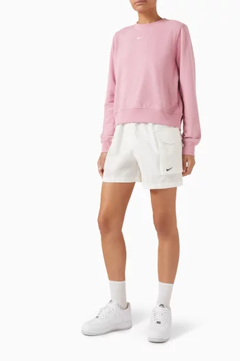 شورت كارغو من تشكيلة الملابس الرياضية