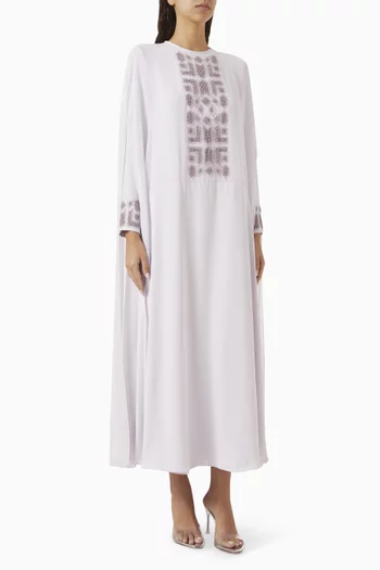 قفطان بكاب وتطريزات شيفون وكريب