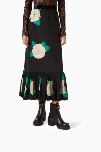 حذاء بوت بيتل بشعار حرف V وكعب 90 مم جلد عجل مميز للماركة