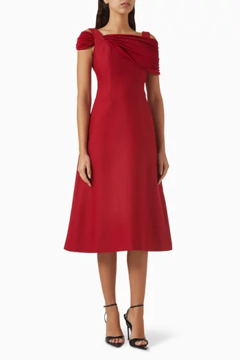 فستان متوسط الطول بكشكش