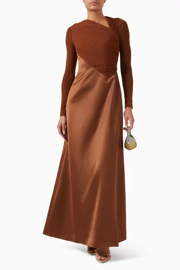 فستان طويل بدرابيه