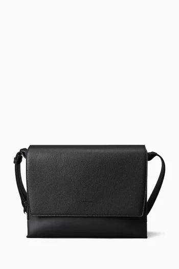 Messenger Bag in Faux Leather