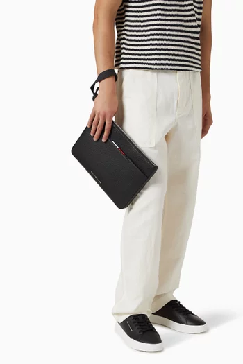 Central Pouch in Leather