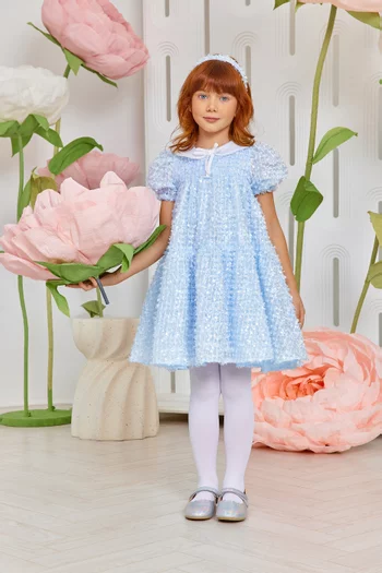 فستان بطول الركبة مطرز بالترتر