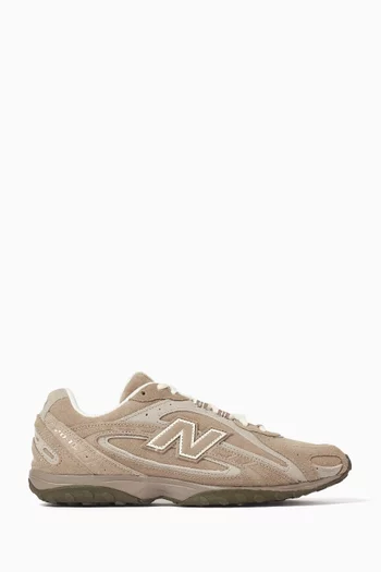 204L Sneakers in Suede