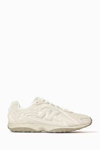 204L Sneakers in Suede