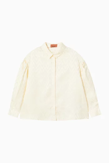 قميص بنقشة شيفرون