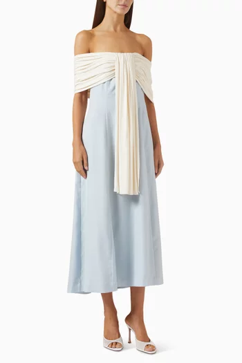 فستان بتصميم باندو بأكتاف مكشوفة