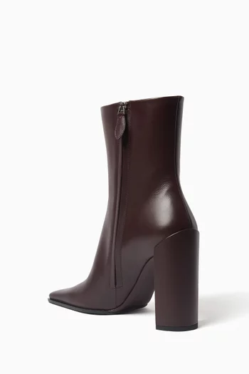 حذاء بوت بطول الكاحل ومقدمة مربعة بكعب 90 مم جلد