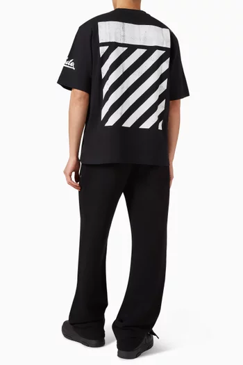 تي شيرت سكيت بشعار OFF‏ كبير الحجم وخطوط مائلة قطن