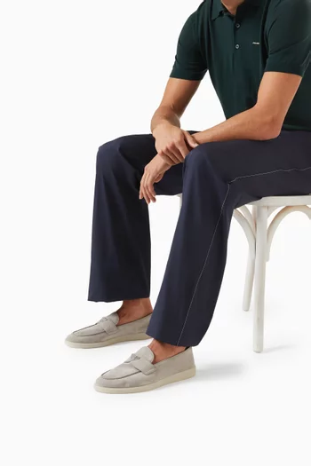 حذاء سهل الارتداء بشعار الماركة شمواه