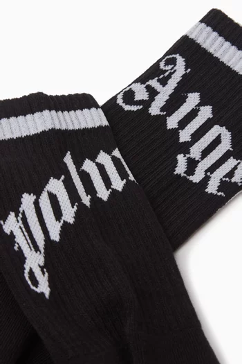 جوارب رياضية بشعار الماركة المقوس