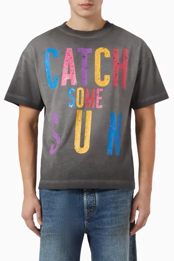 تي شيرت بطبعة