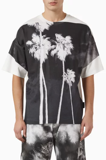 تي شيرت بطبعة