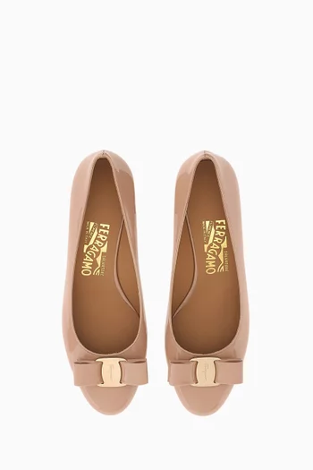 Vara Bow 30 Round-toe Pumps in Naplak