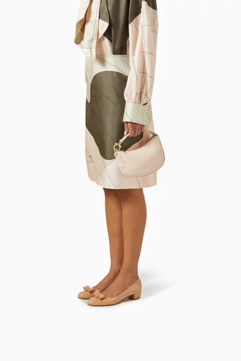 Vara Bow 30 Round-toe Pumps in Naplak