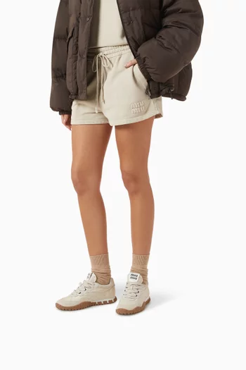 سنيكرز تاير بشعار الماركة قماش معالج