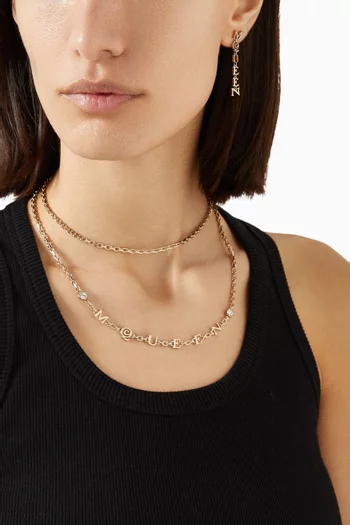 قلادة بشعار الماركة نحاس بلون ذهبي