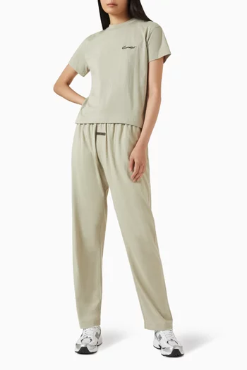 تي شيرت بقصة كلاسيكية