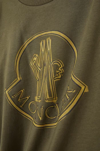 تي شيرت بشعار الماركة قطن