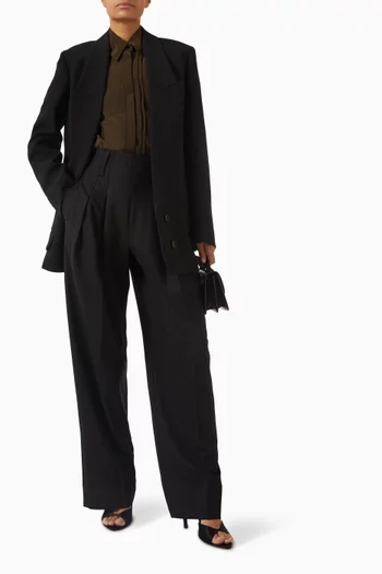 بلوزة بطيات محاكة