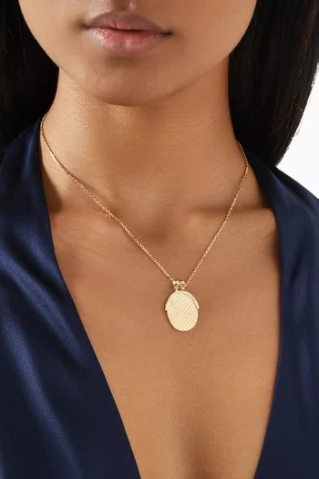 Oval Minaudière Pendant Necklace in 9kt Gold