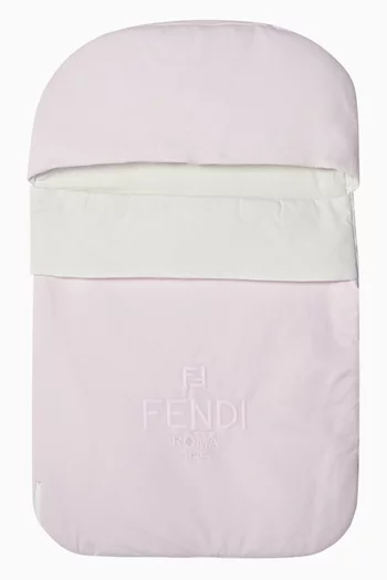 كيس نوم مطرز بشعار الماركة