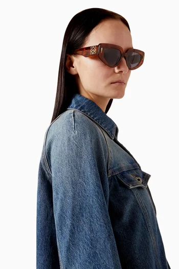 نظارة شمسية صغيرة بإطار فراشة أسيتات