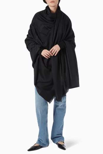 وشاح بشعار الماركة صوف