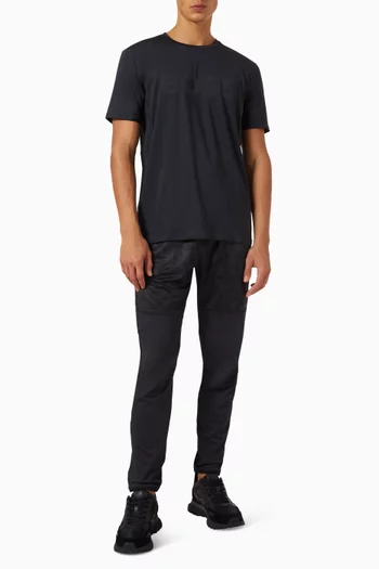 تي شيرت اكتيف بقصة ضيقة