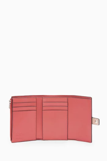 Small Vertical Wallet in Grained Calfskin